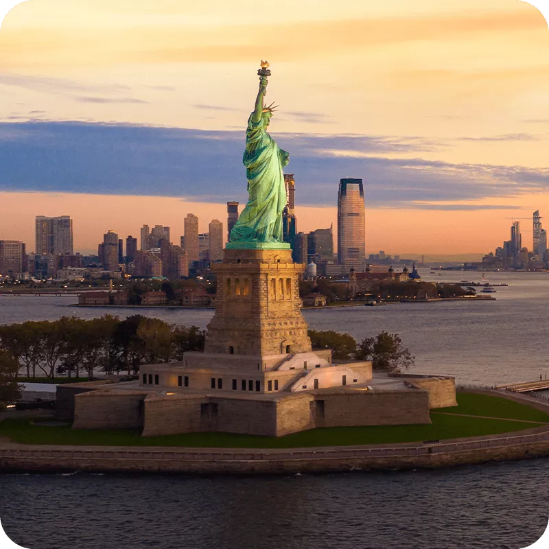 statue of liberty that represent USA